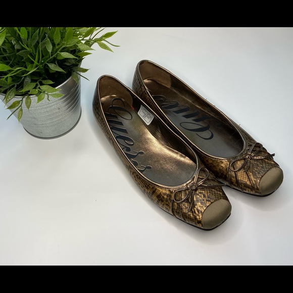 Guess Shoes - Guess Gold Metallic Flats Size 6